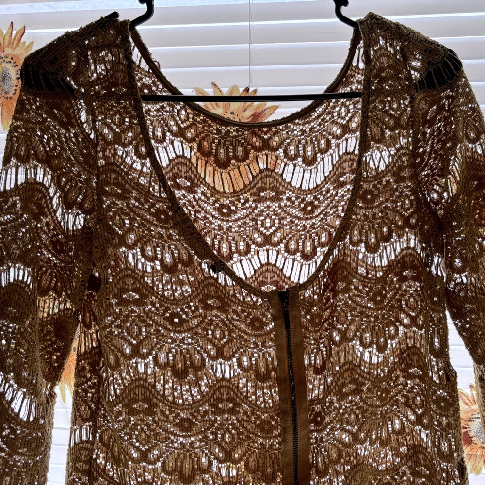 ZARA TRF COLLECTION Mustard Scallop Lace 3/4 Sleeves Full Back Zipper Top